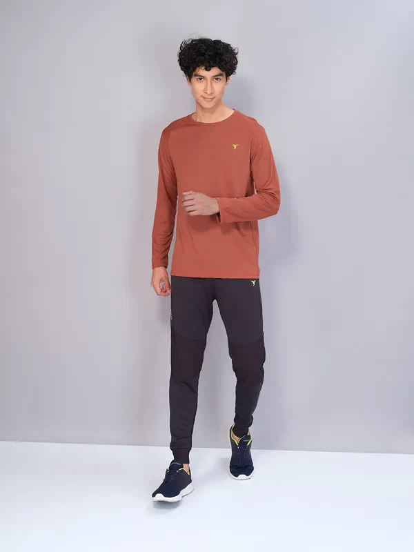 Men Solid Slim Fit Crew Neck T-shirt with TECHNO COOL - Image 4
