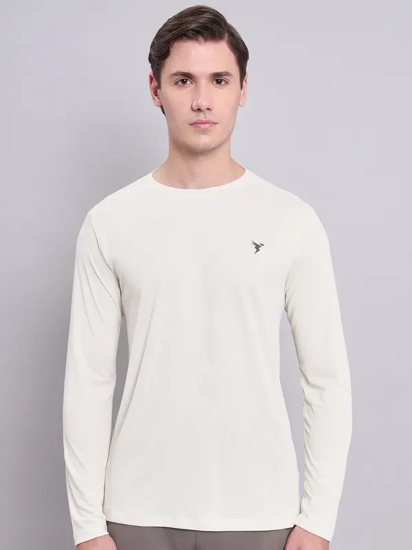 Men Solid Slim Fit Crew Neck T-shirt with TECHNO COOL+ - Image 2