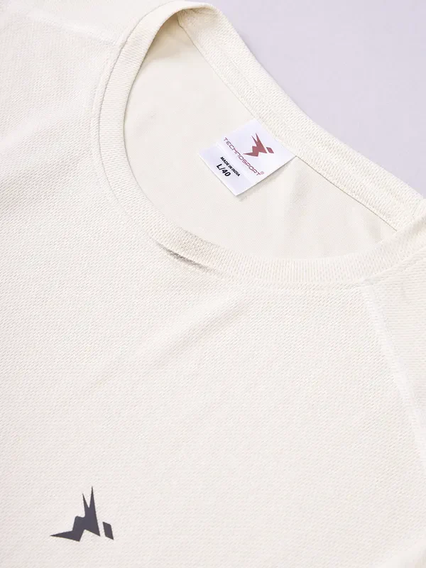 Men Solid Slim Fit Crew Neck T-shirt with TECHNO COOL+ - Image 7