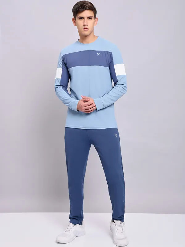 Men Colorblock Slim Fit Crew Neck T-shirt with TECHNOLITE - Image 4