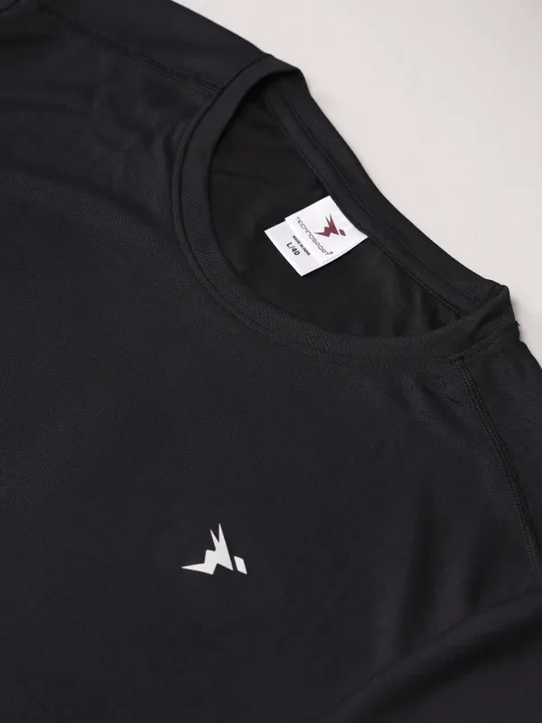 Men Solid Slim Fit Crew Neck T-shirt with TECHNO COOL+ - Image 7