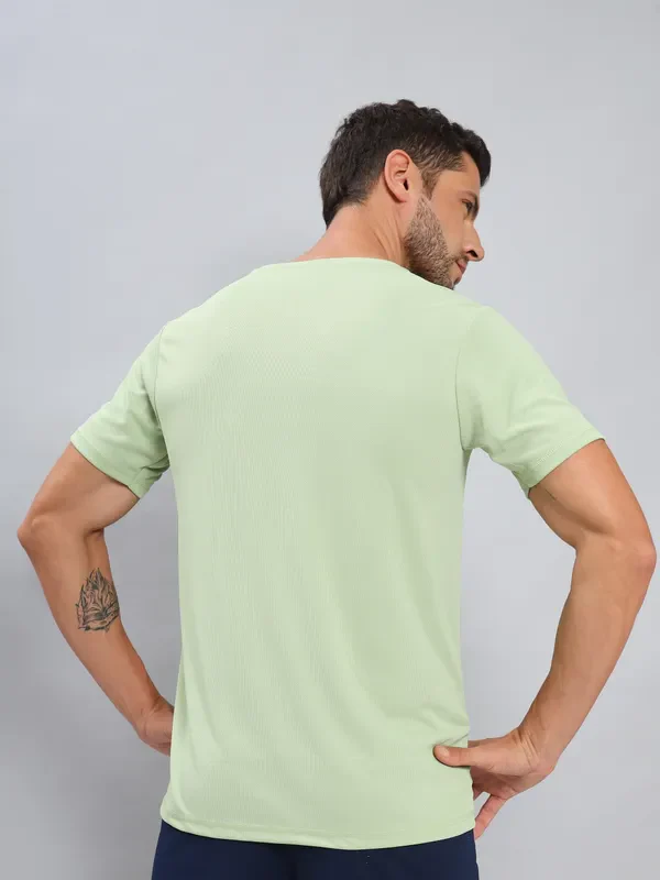 Men Solid Slim Fit Crew Neck T-shirt with TECHNO COOL+ - Image 2