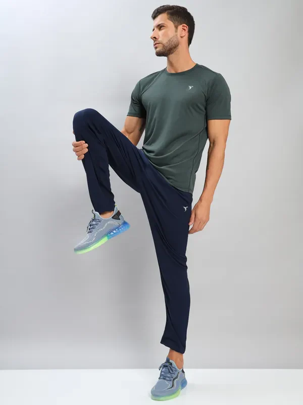 Men Solid Slim Fit Crew Neck T-shirt with TECHNO COOL+ - Image 4
