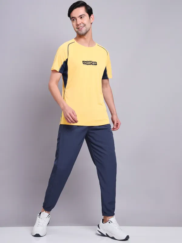 Men Printed Regular Fit Crew Neck T-shirt with TECHNO COOL+ - Image 4