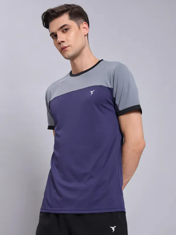 Men Colorblock Slim Fit Crew Neck T-shirt with TECHNO COOL+