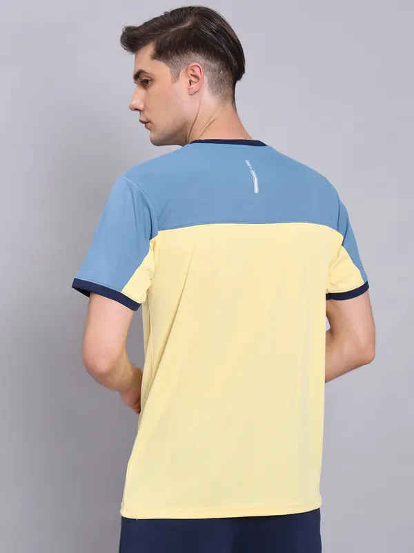 Men Colorblock Slim Fit Crew Neck T-shirt with TECHNO COOL+ - Image 2