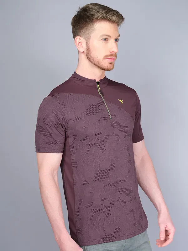 Men Self Design Slim Fit Mock Neck T-shirt with VENTMESH - Image 3