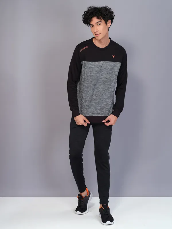 Men Melange Slim Fit Crew Neck Sweatshirt with TECHNO WARM+ - Image 4