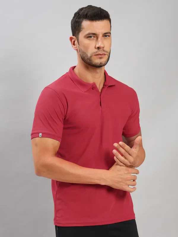 Men Solid Slim Fit Polo T-shirt with MATPIQ
