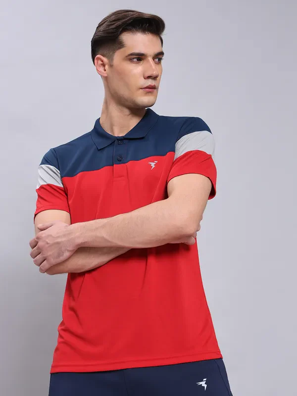 Men Colorblock Slim Fit Polo T-shirt with TECHNO COOL+