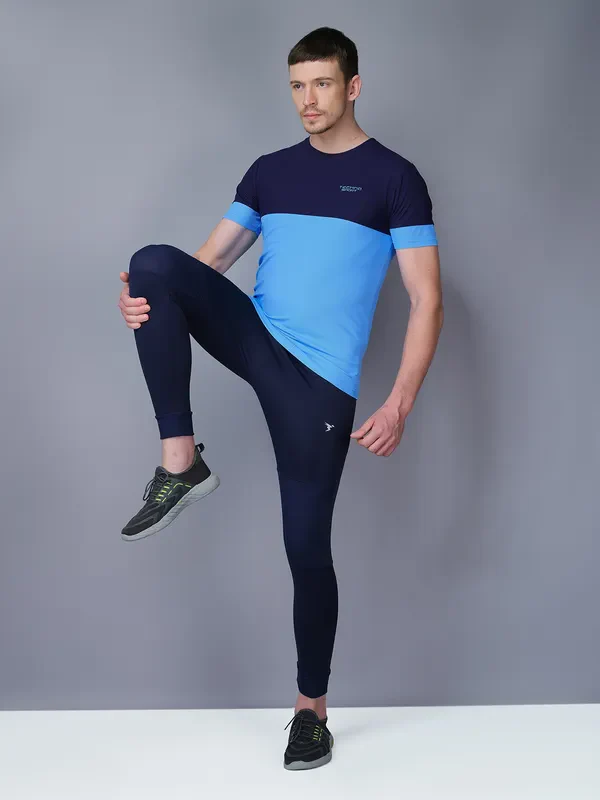 Men Colorblock Slim Fit Crew Neck T-shirt with TECHNO GUARD - Image 4