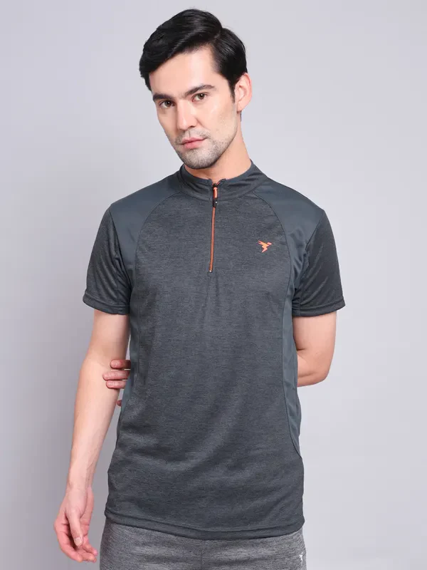 Men Melange Slim Fit Mock Neck T-shirt with TECHNO COOL+