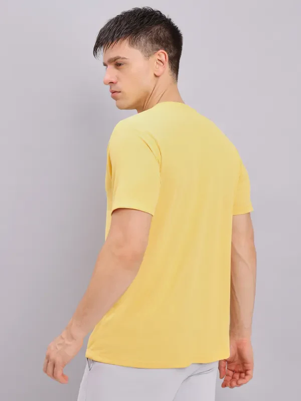 Men Solid Slim Fit Crew Neck T-shirt with TECHNO COOL+ - Image 3
