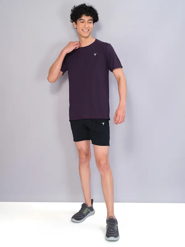 Men Solid Slim Fit Crew Neck T-shirt with TECHNO COOL+
