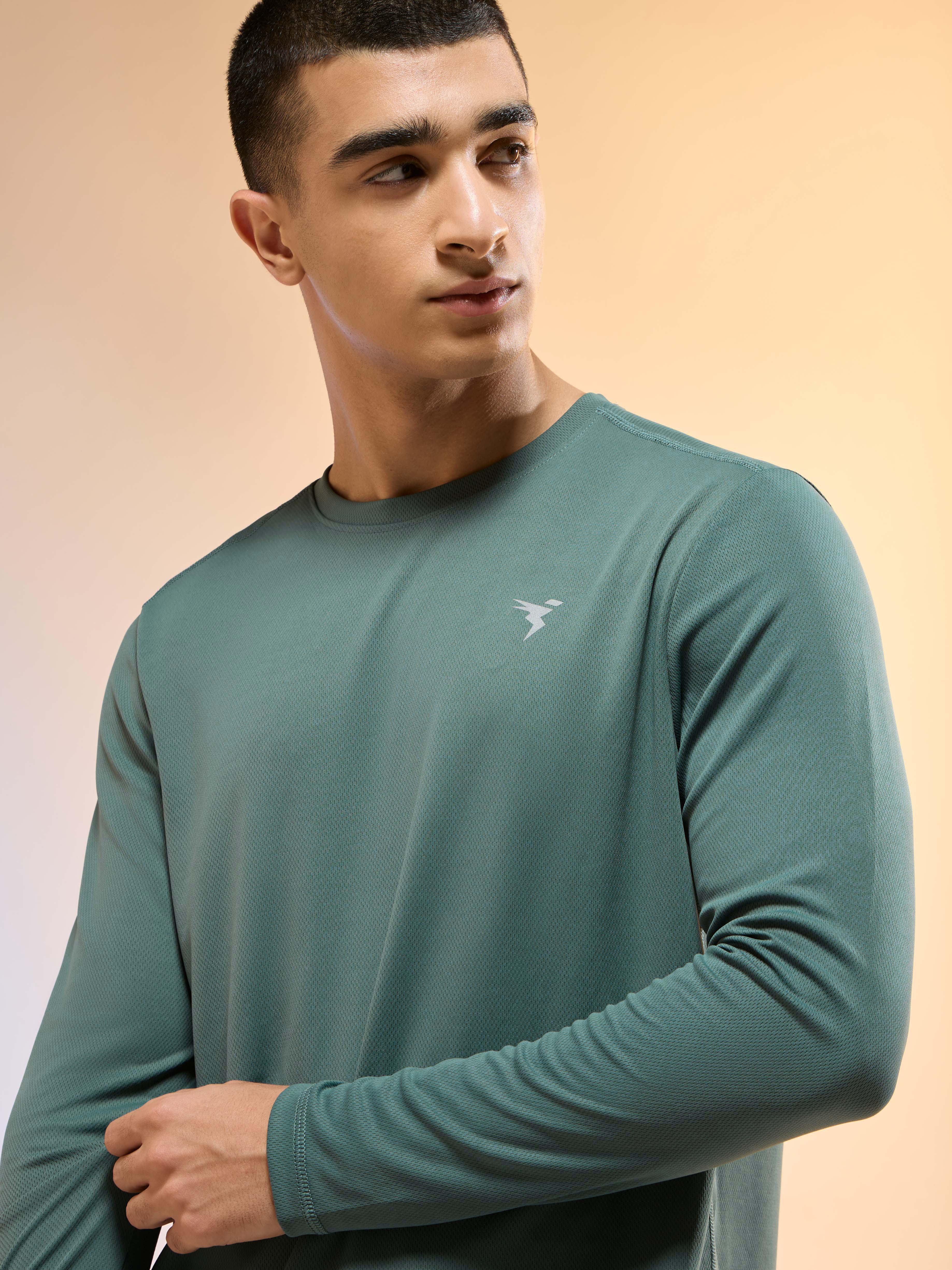 Men Solid Slim Fit Crew Neck T-shirt with TECHNO COOL+ - Image 6