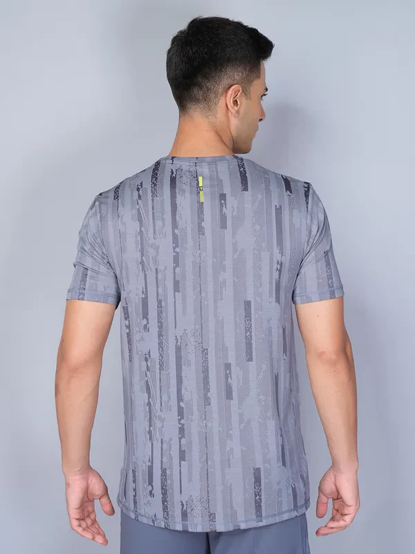 Men Jacquard Slim Fit Crew Neck T-shirt with DOUBLE COOL - Image 4