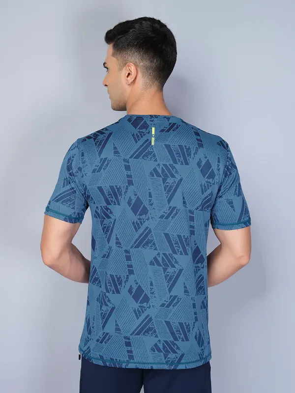 Men Jacquard Slim Fit Crew Neck T-shirt with DOUBLE COOL - Image 4