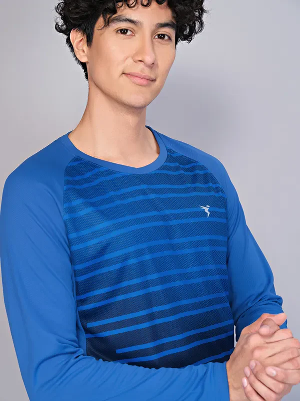 Men Geometric Slim Fit Crew Neck T-shirt with TECHNO COOL - Image 5