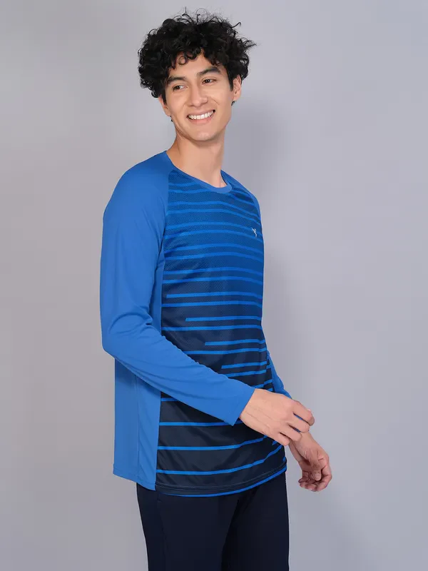 Men Geometric Slim Fit Crew Neck T-shirt with TECHNO COOL - Image 6