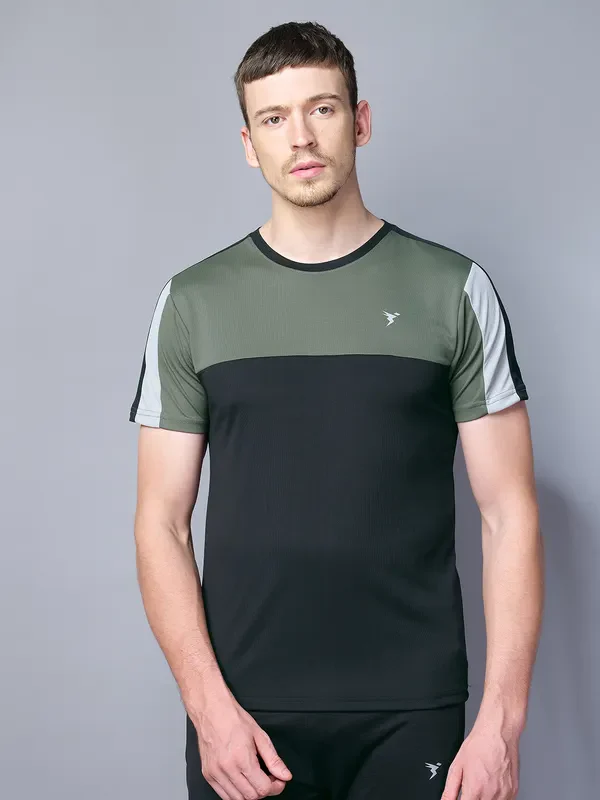 Men Colorblock Slim Fit Crew Neck T-shirt with TECHNO COOL