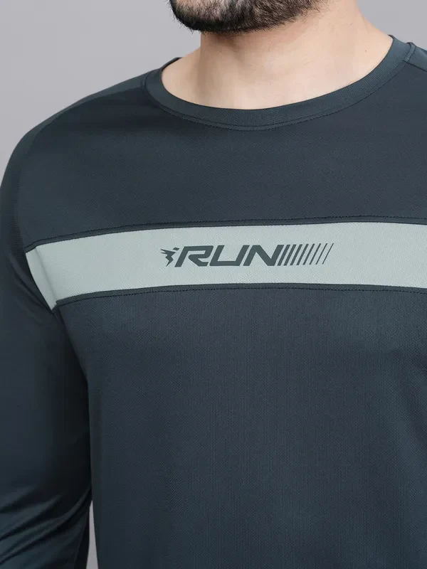Men Colorblock Slim Fit Crew Neck T-shirt with TECHNO COOL+ - Image 5