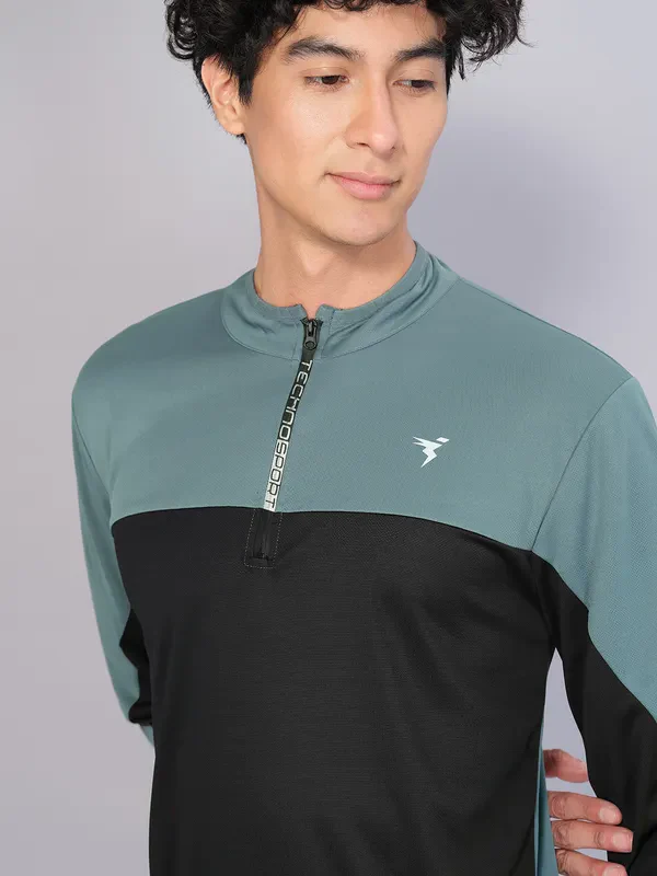 Men Colorblock Slim Fit Mock Neck T-shirt with TECHNO COOL - Image 5