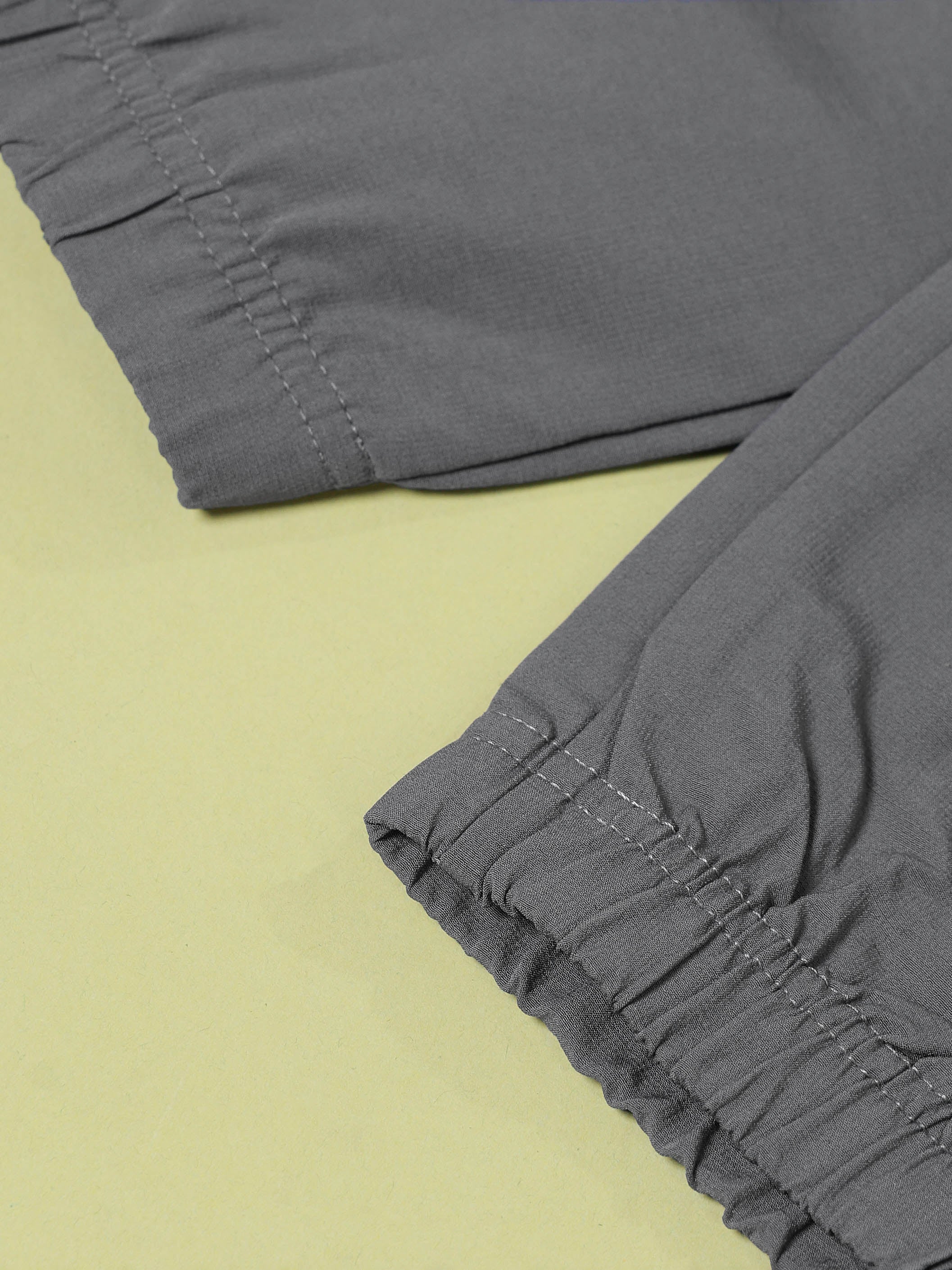 Men Solid Relax Fit Joggers with TECHNOLITE - Image 9