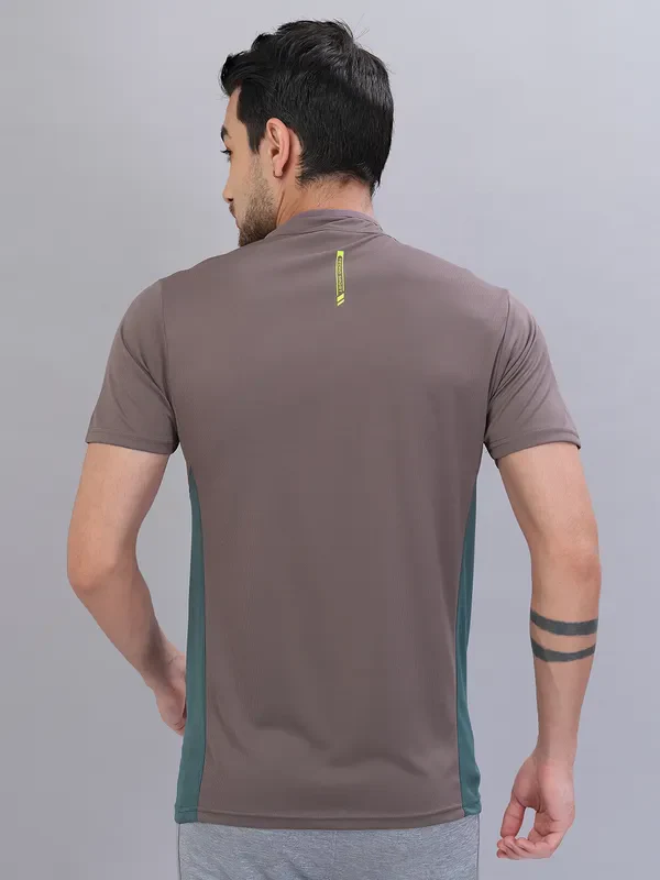 Men Colorblock Slim Fit Mock Neck T-shirt with TECHNO COOL+ - Image 2