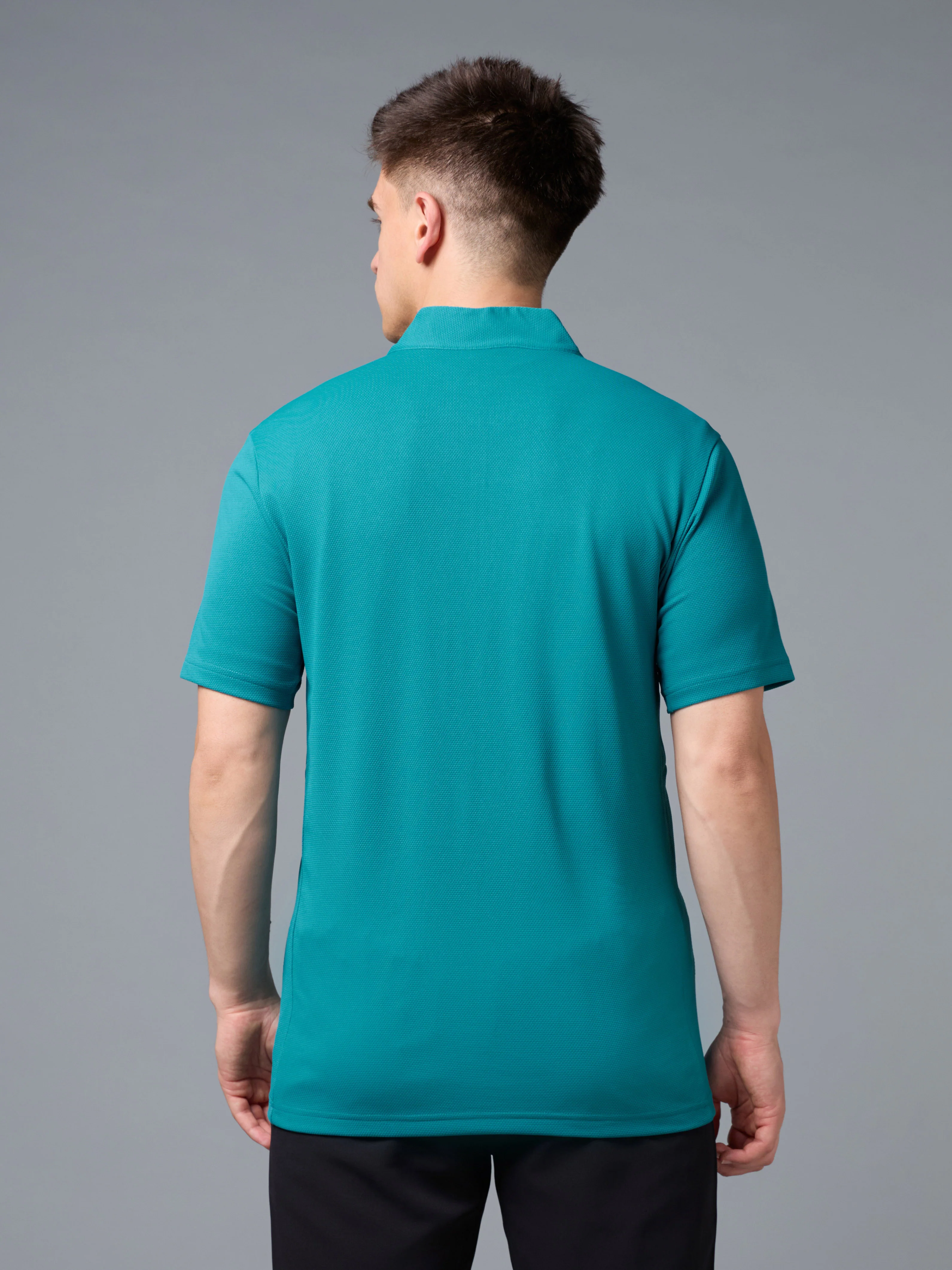 Men's Mock Neck Half Sleeve Gym T-Shirt With TECHNOCOOL+ - Image 3