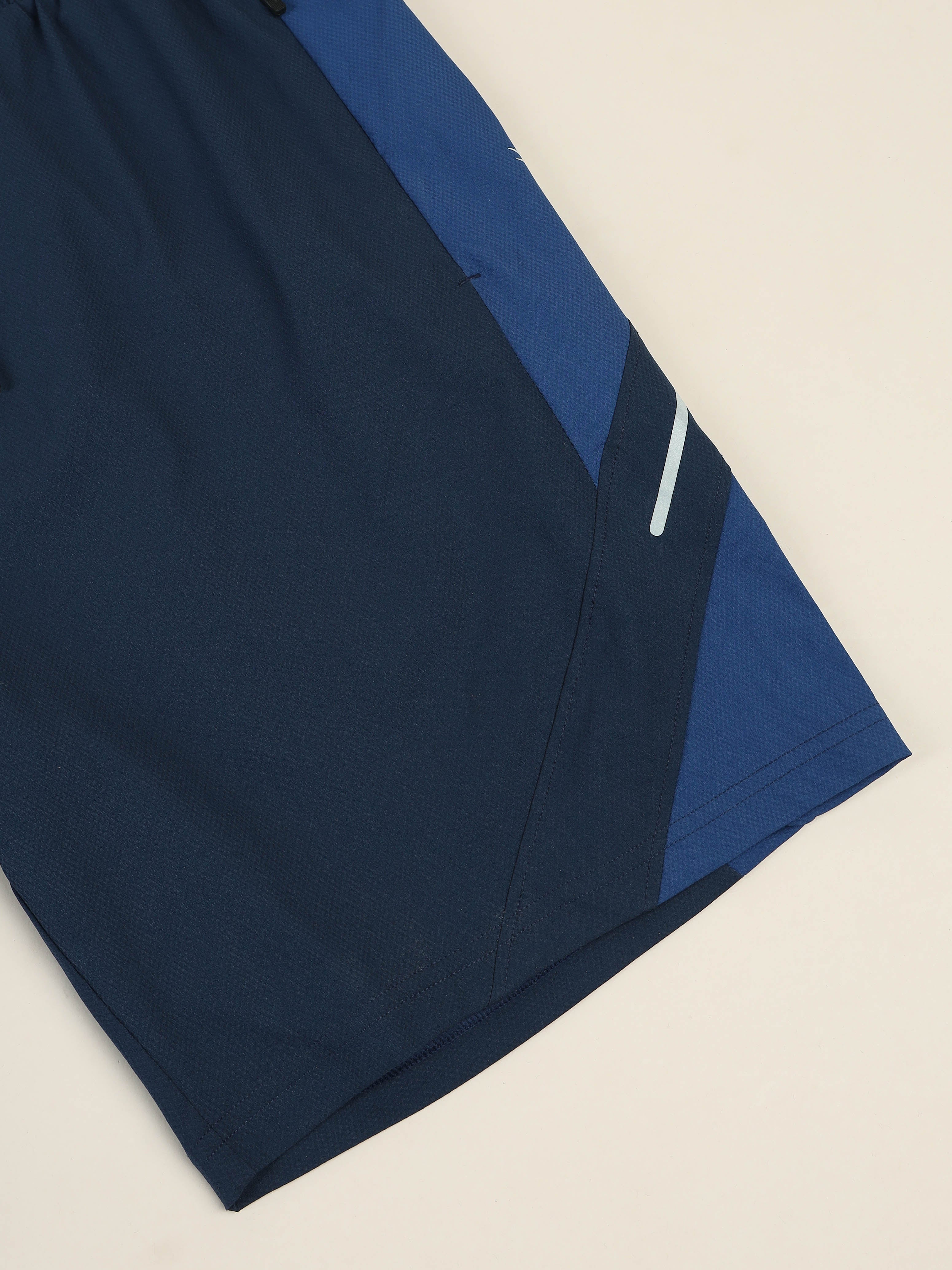 Men Colorblock Slim Fit Shorts with Lytra - Image 8