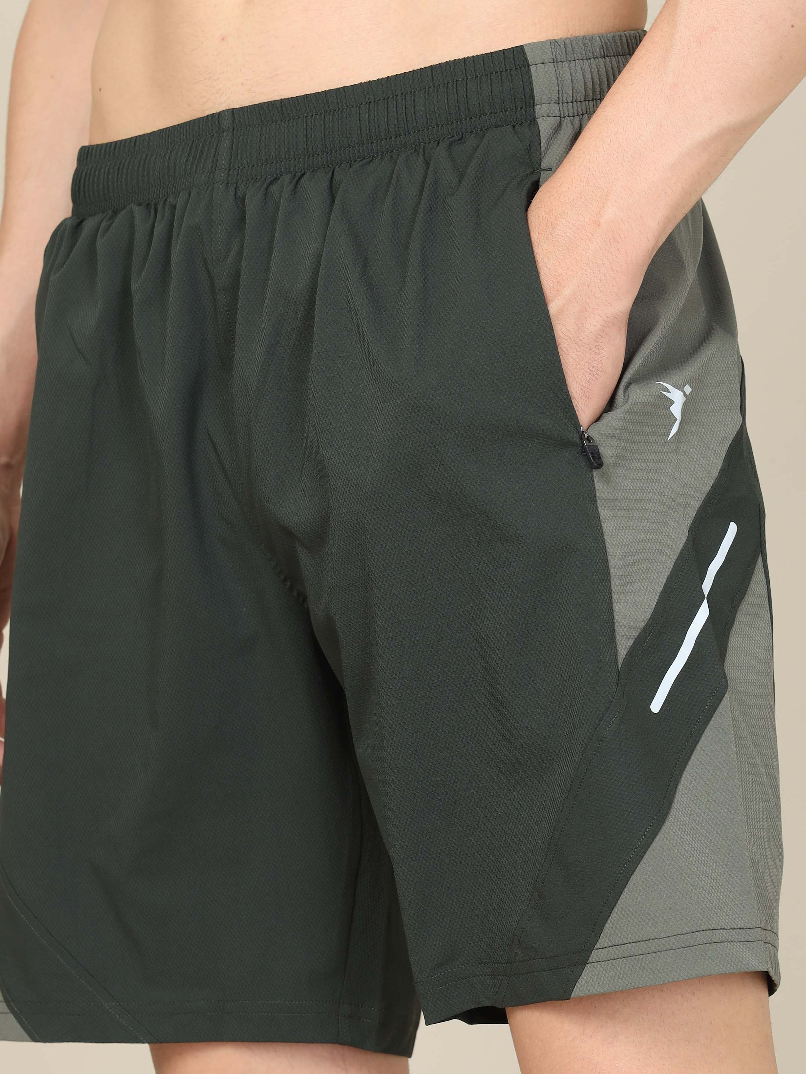 Men Colorblock Slim Fit Shorts with Lytra - Image 6