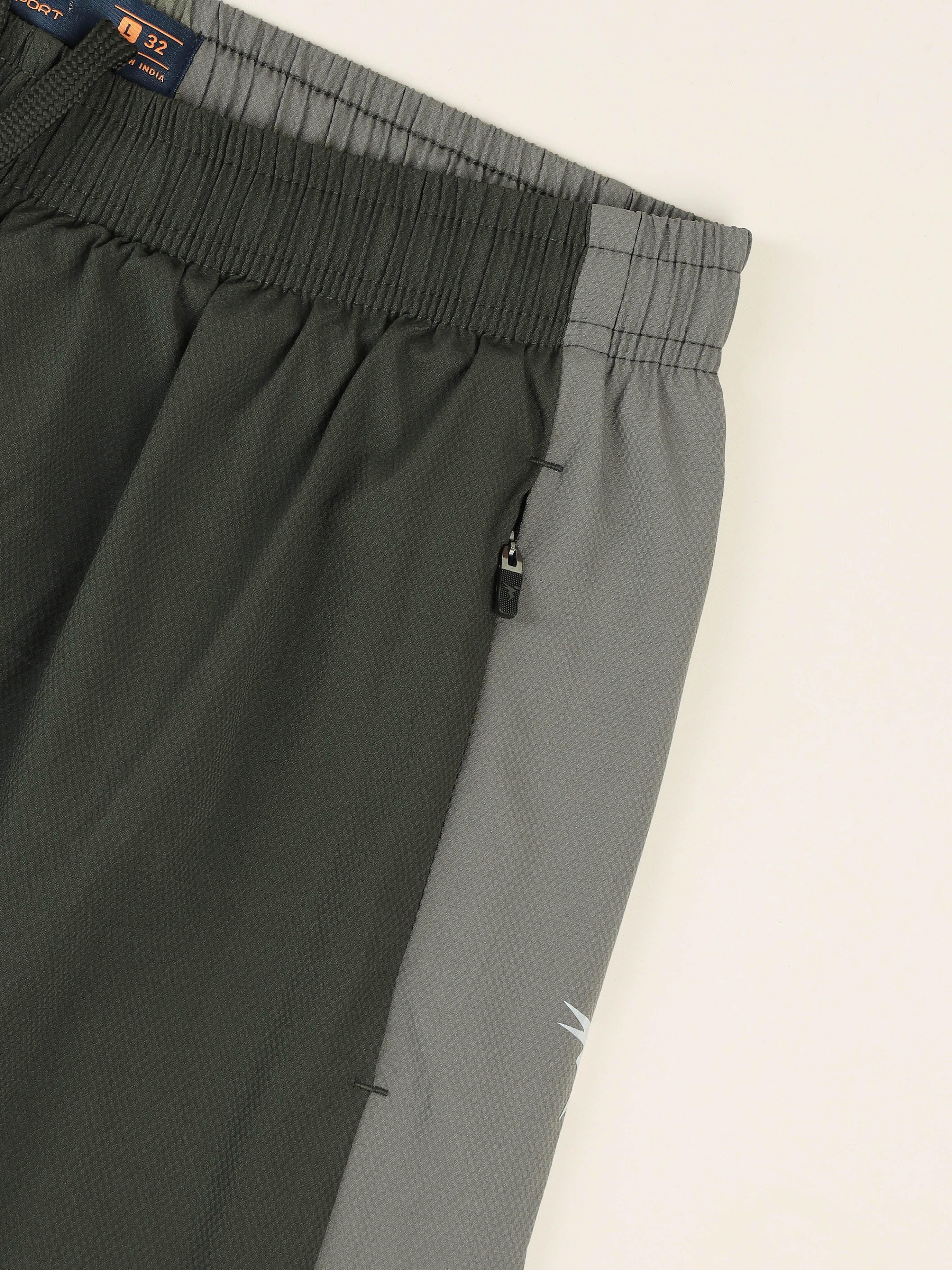 Men Colorblock Slim Fit Shorts with Lytra - Image 8