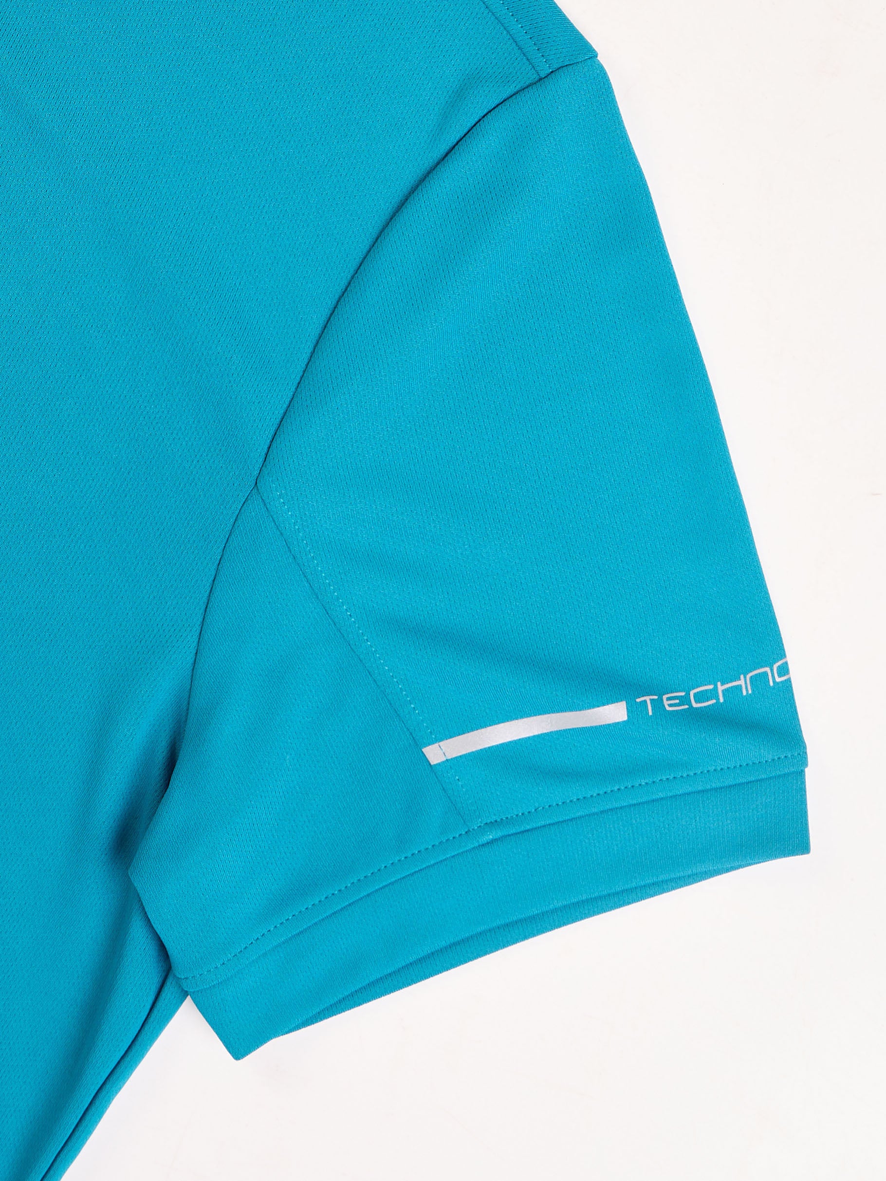 Men Solid Slim Fit Polo T-shirt with TECHNO COOL+ - Image 8
