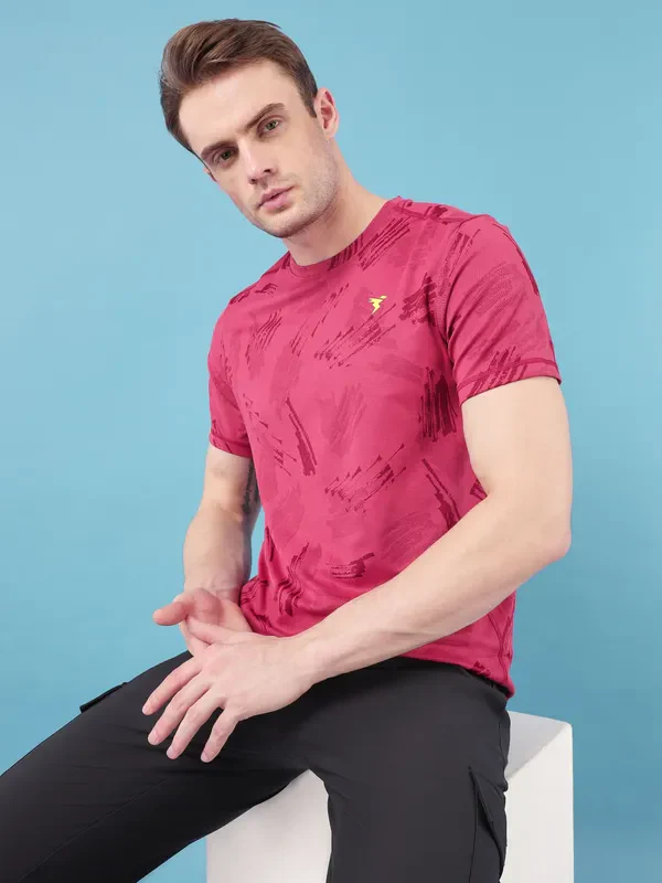Men Jacquard Slim Fit Crew Neck T-shirt with DOUBLE COOL - Image 4