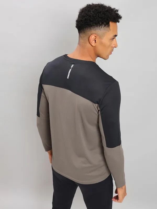 Men Colorblock Slim Fit Crew Neck T-shirt with TECHNO COOL+ - Image 2