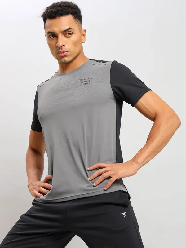 Men Solid Slim Fit Crew Neck T-shirt with ELASTO PLUS