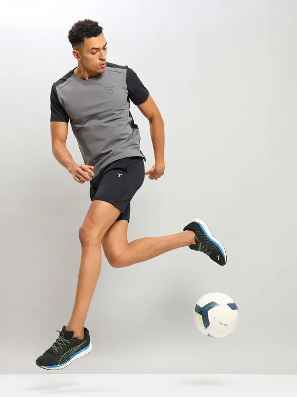 Men Solid Slim Fit Crew Neck T-shirt with ELASTO PLUS - Image 5