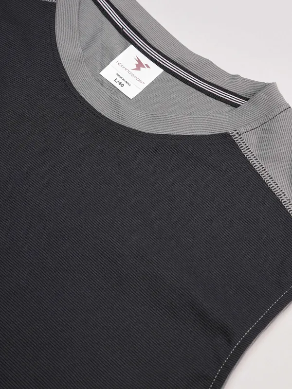 Men Solid Slim Fit Crew Neck Innerwear Vest with ELASTO LITE - Image 9