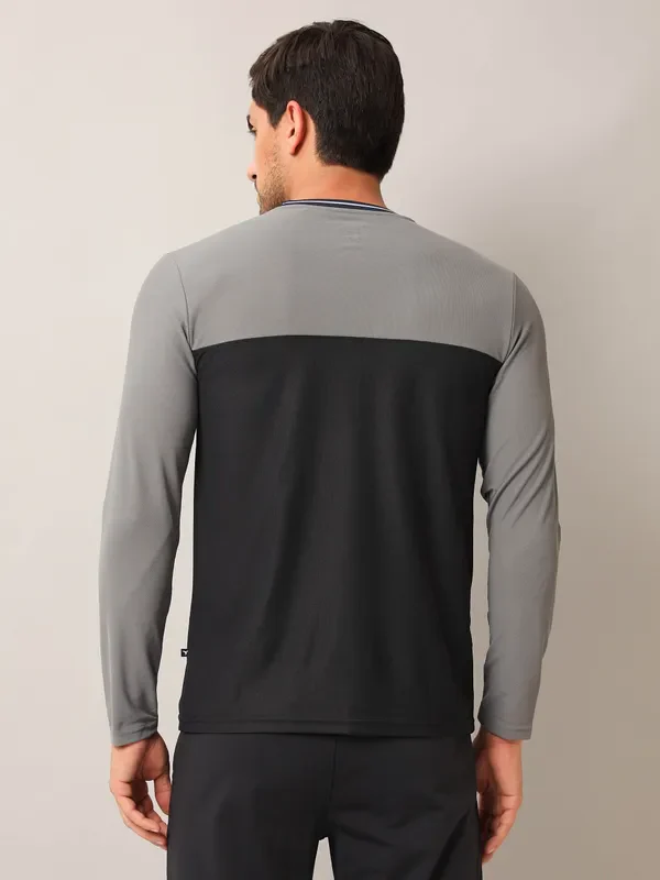 Men Colorblock Slim Fit Crew Neck T-shirt with MATPIQ - Image 3