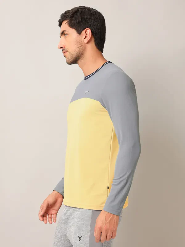 Men Colorblock Slim Fit Crew Neck T-shirt with MATPIQ - Image 4