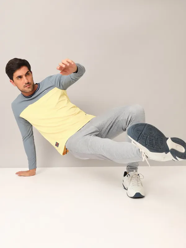 Men Colorblock Slim Fit Crew Neck T-shirt with MATPIQ - Image 5
