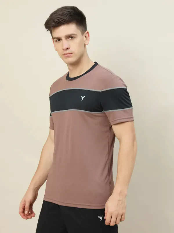 Men Colorblock Slim Fit Crew Neck T-shirt with TECHNO COOL+ - Image 4