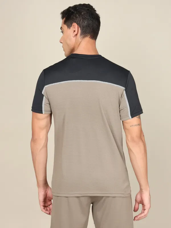 Men Colorblock Slim Fit Crew Neck T-shirt with TECHNO COOL+ - Image 3