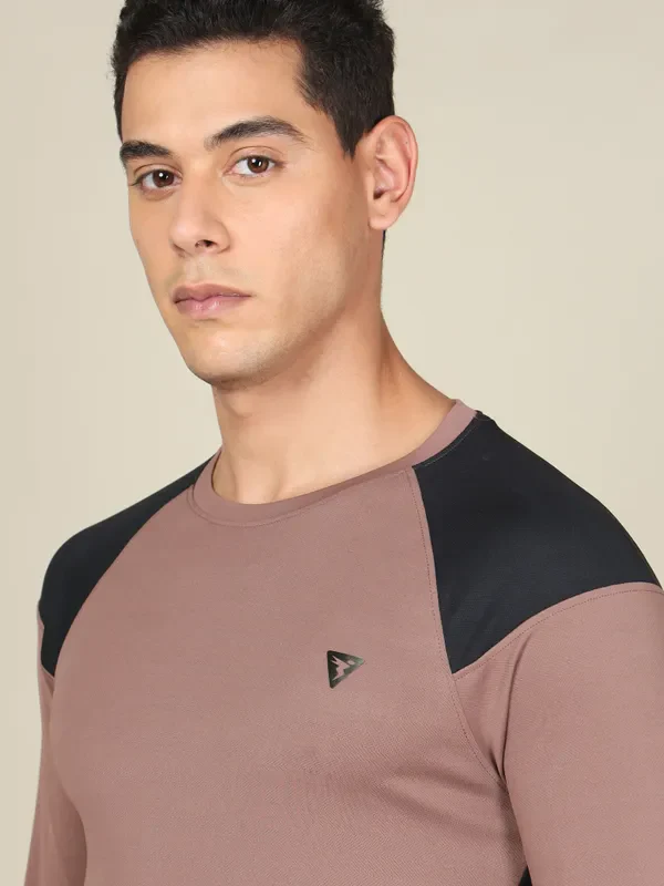 Men Colorblock Slim Fit Crew Neck T-shirt with TECHNO COOL+ - Image 7