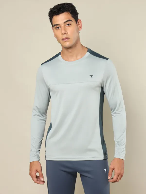 Men Colorblock Slim Fit Crew Neck T-shirt with TECHNO COOL+