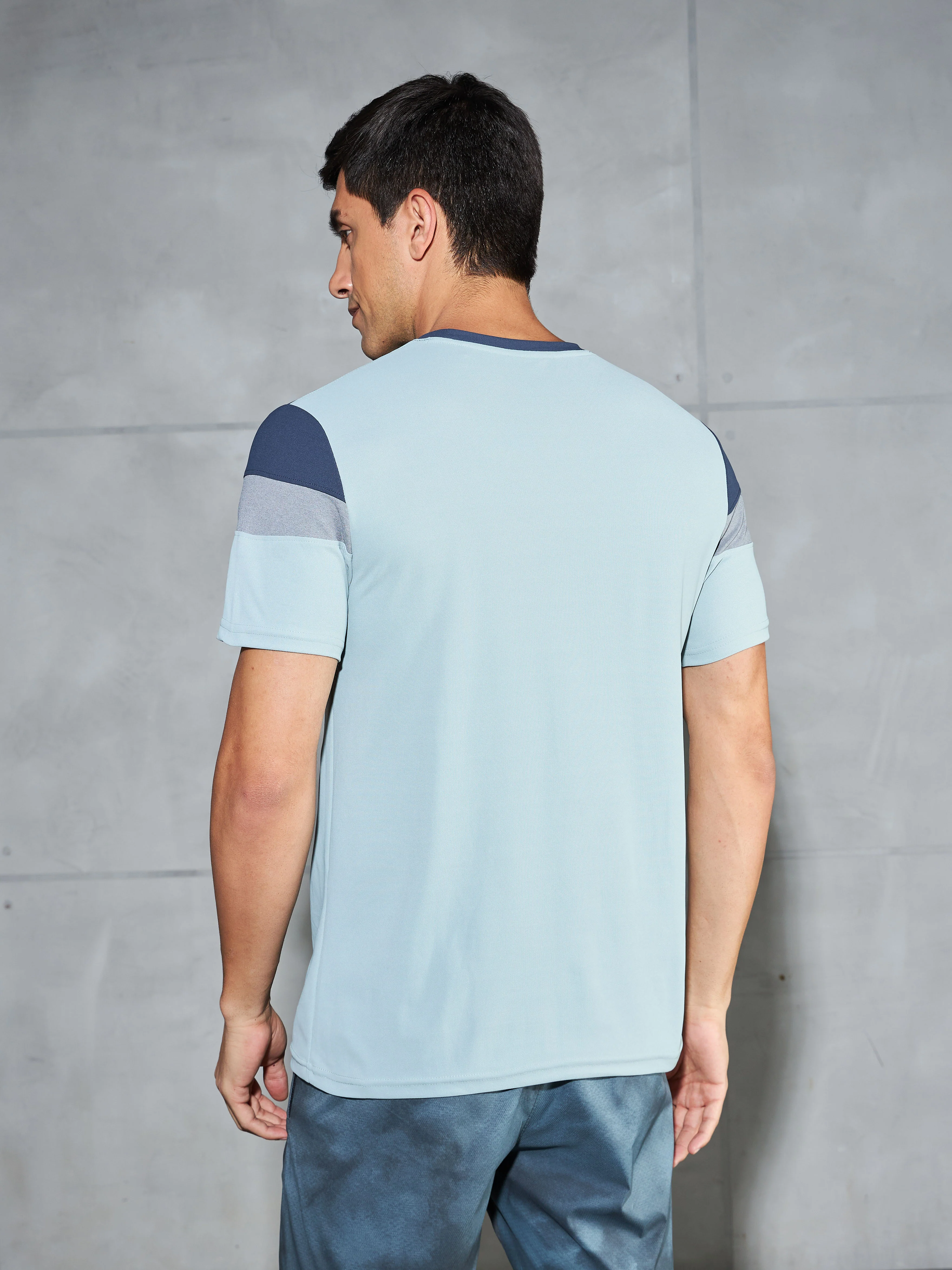 Men Colorblock Slim Fit Crew Neck T-shirt with MATPIQ - Image 4