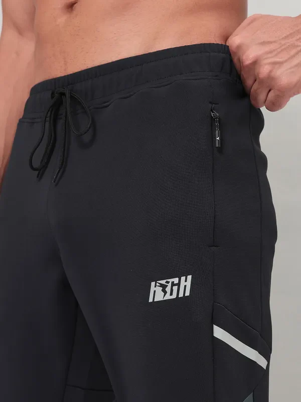 Men Colorblock Relax Fit Trackpants with ELASTO PLUS - Image 7