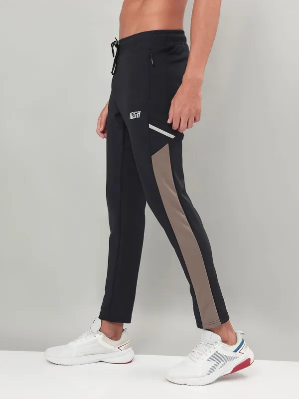Men Colorblock Relax Fit Trackpants with ELASTO PLUS - Image 5