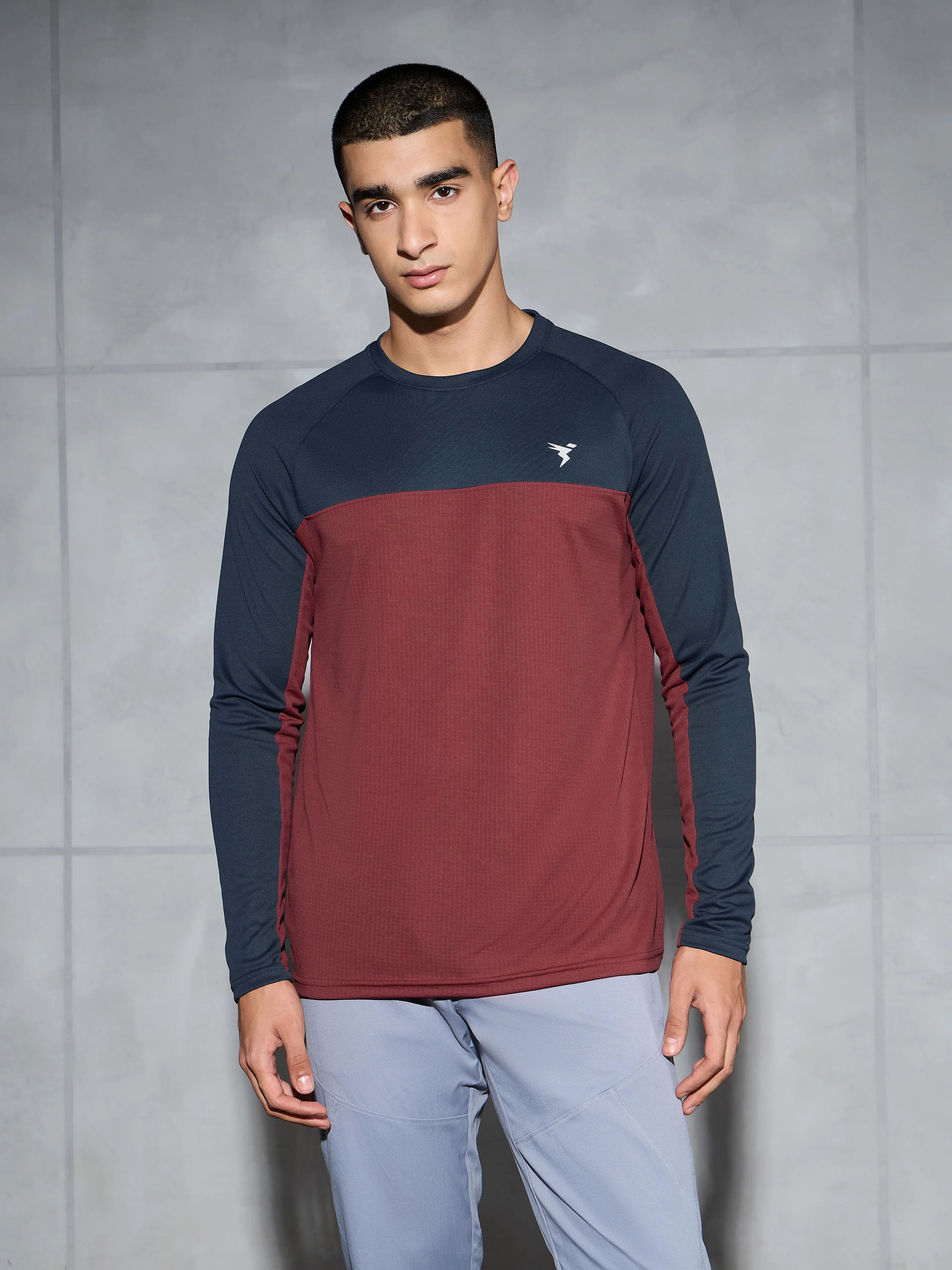 Men Colorblock Slim Fit Crew Neck T-shirt with TECHNO COOL+ - Image 2