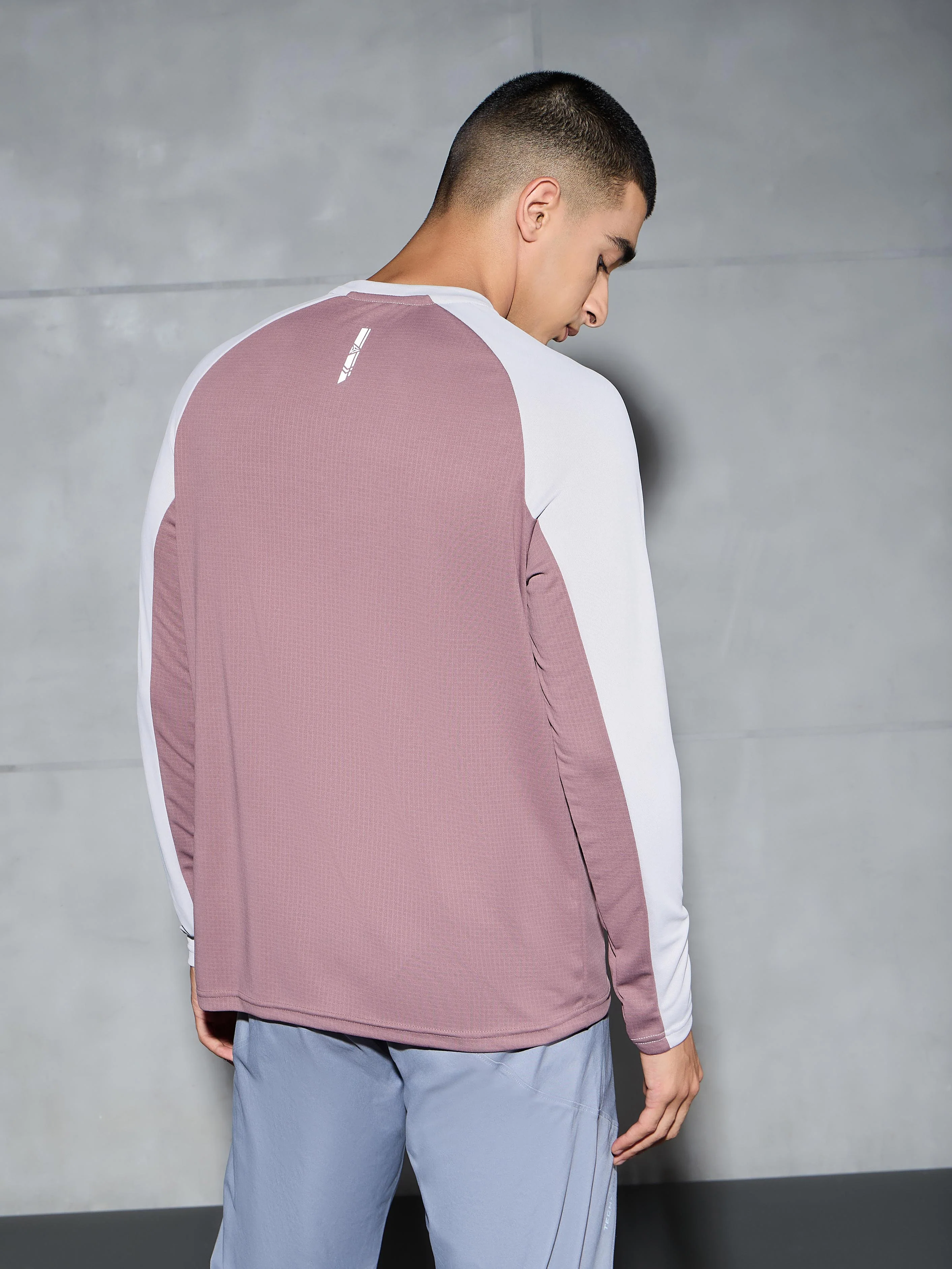 Men Colorblock Slim Fit Crew Neck T-shirt with TECHNO COOL+ - Image 3